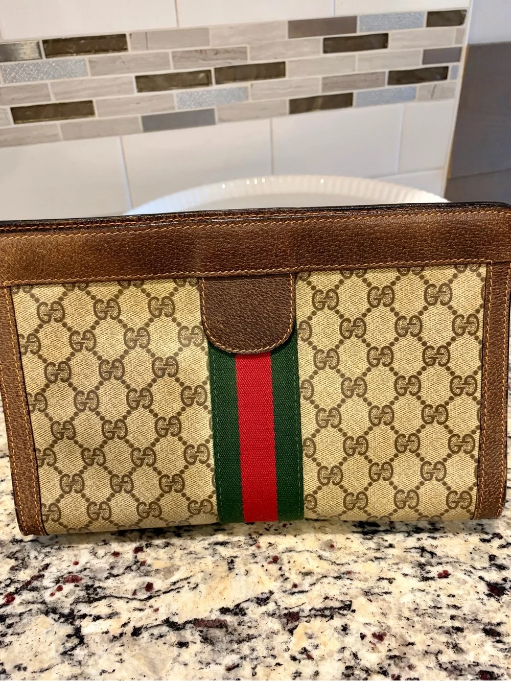 ✨ Authentic vintage Gucci at an amazing price! ✨